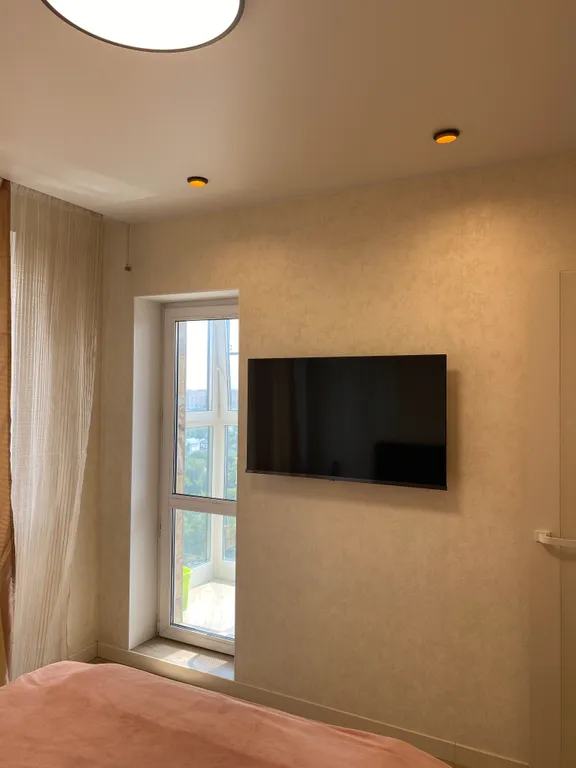 Двухкомнатные апартаменты в новостройке с витражным балконом