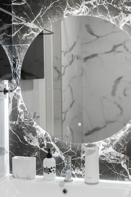 Стильный дом на берегу Ладожского озера с панорамным видом