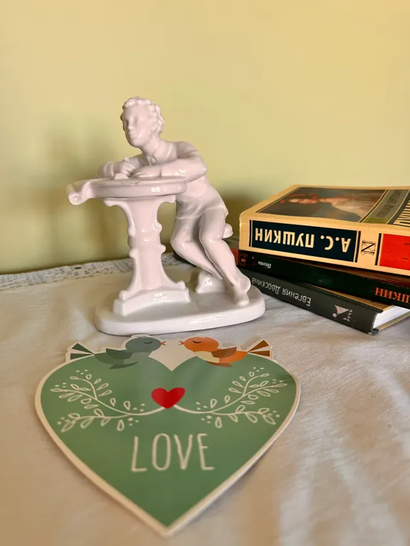 Квартира с зелёной гостиной