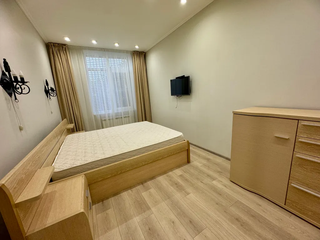 Дом с бассейном и баней у моря