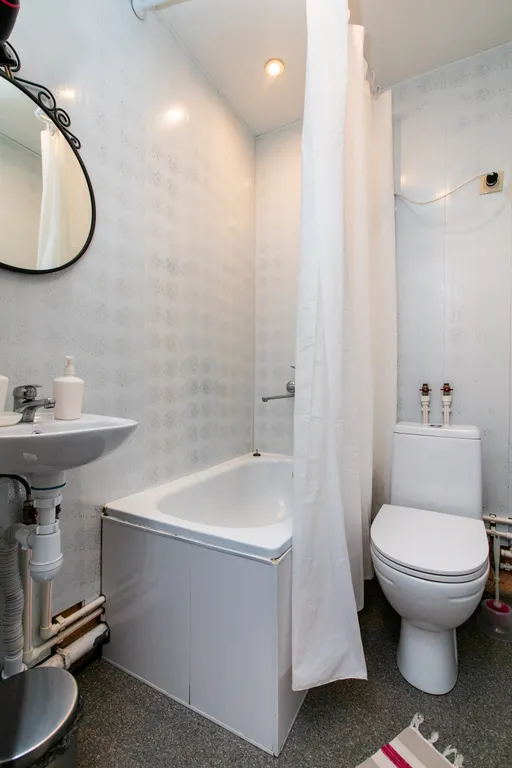 Жилая комната со своим санузлом и общей мини-кухней Сhocolate (4-5)