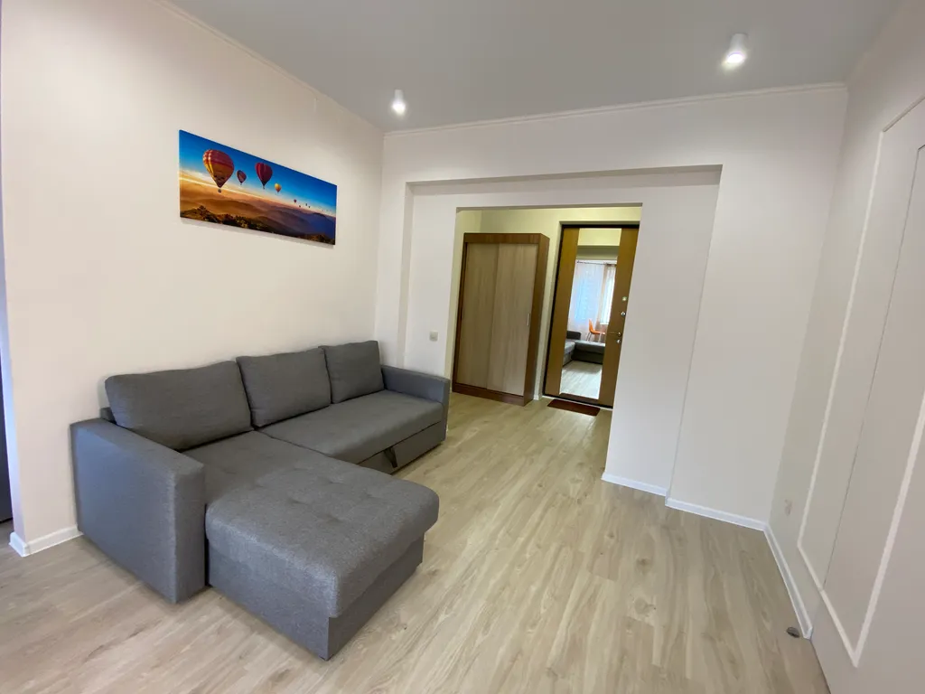 Трёхкомнатная квартира в центре с новым ремонтом