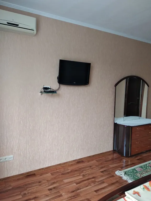 Двухкомнатная квартира в курортном центре Евпатории