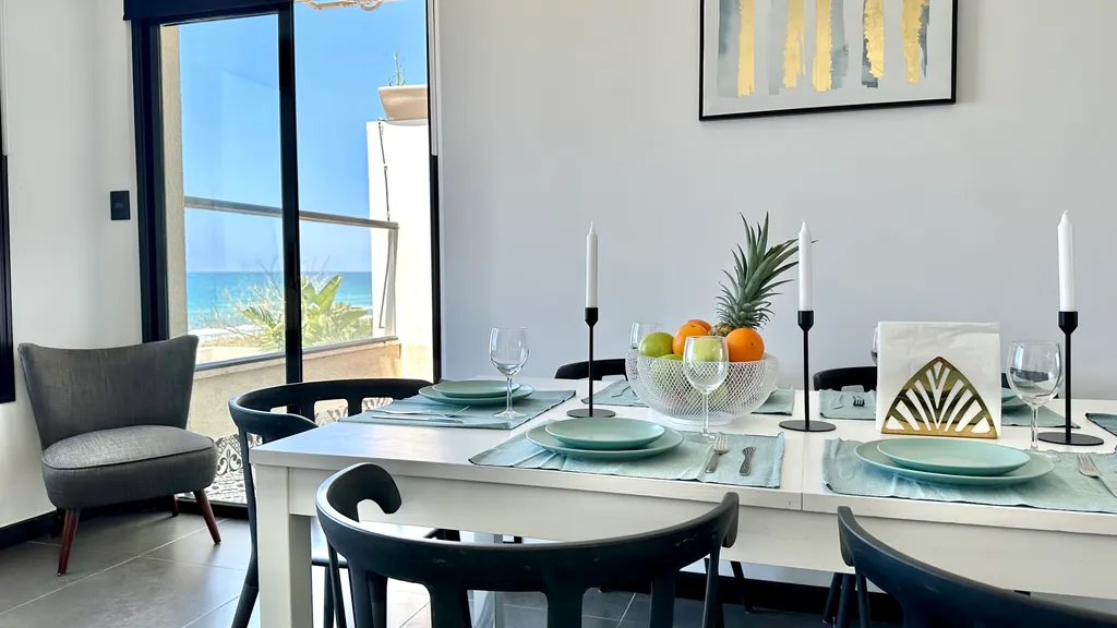 GW945 квартира с балконом с видом на море (Gugel Waves Nahariya)