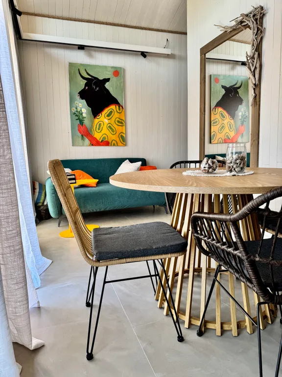 Дом в Абхазии у Черного моря (Му с цветами)