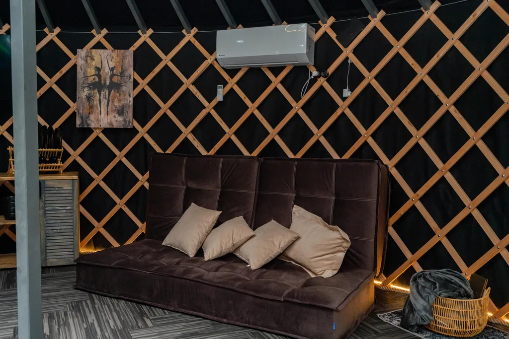 Юрта в лесу