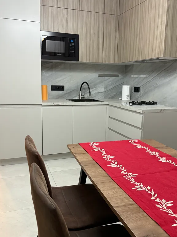 Новый апартамент с видом на казино и горы