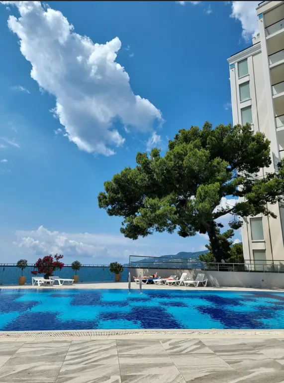 Апартамент в центре с видом на море