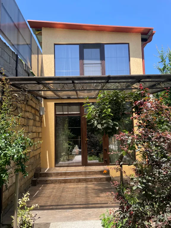 Коттедж Добрый домик Роуз — Дербент