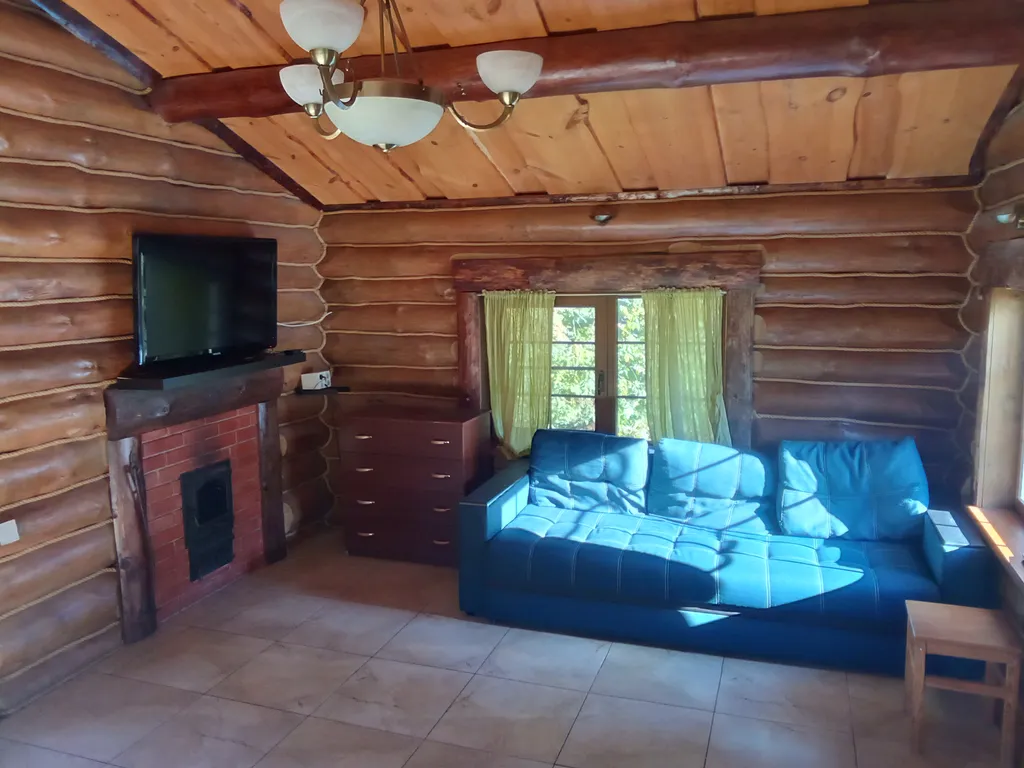 Уютный домик на берегу речки