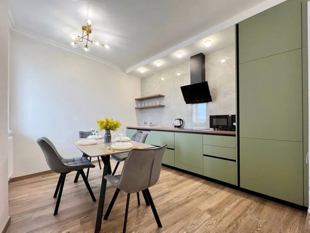 Стильный двухкомнатный люкс с видом на Кафедральный собор