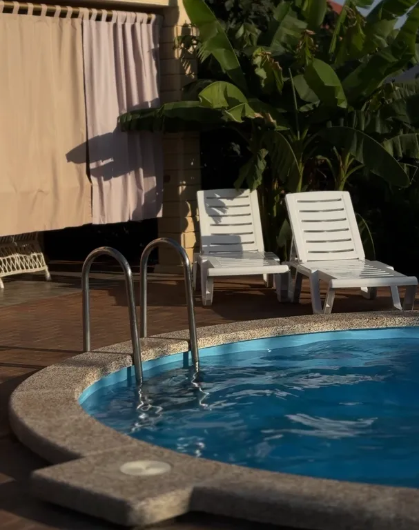 Дом с теплым бассейном и баней для загородного отдыха Южная Резиденция