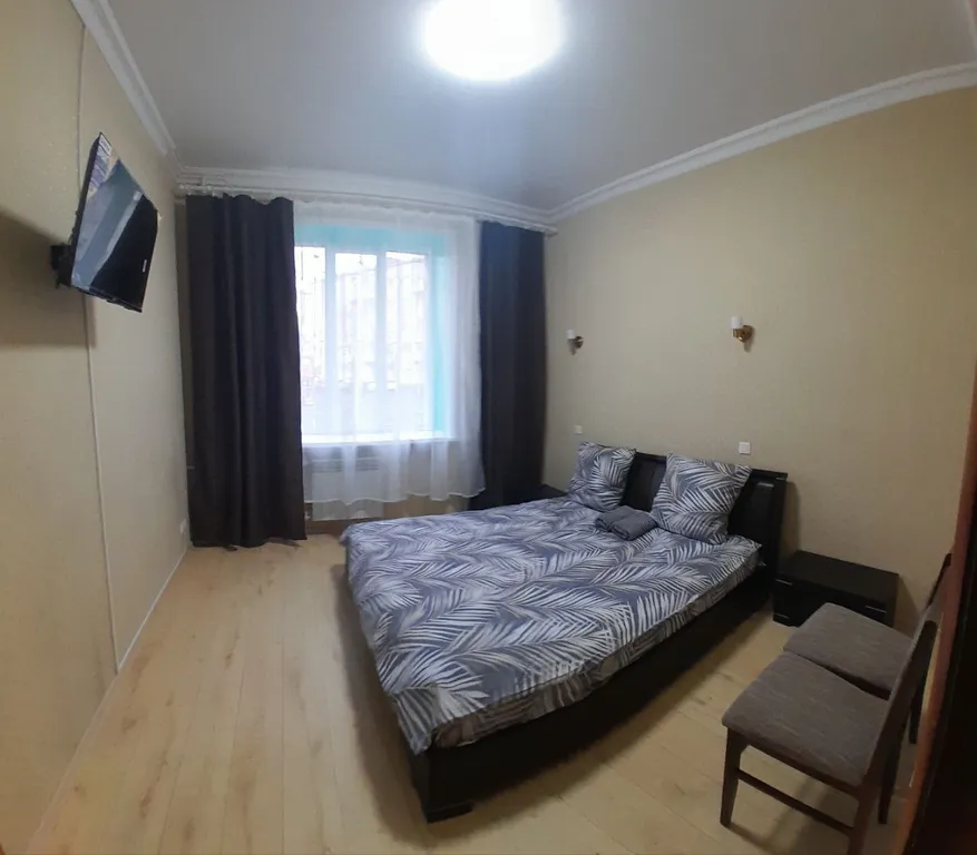 3-комнатная квартира в центре с высокими потолками