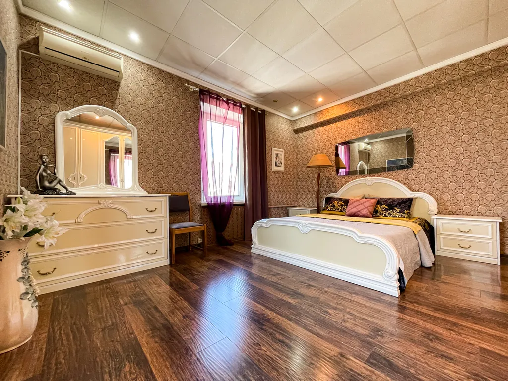 Просторная квартира в центре у моря