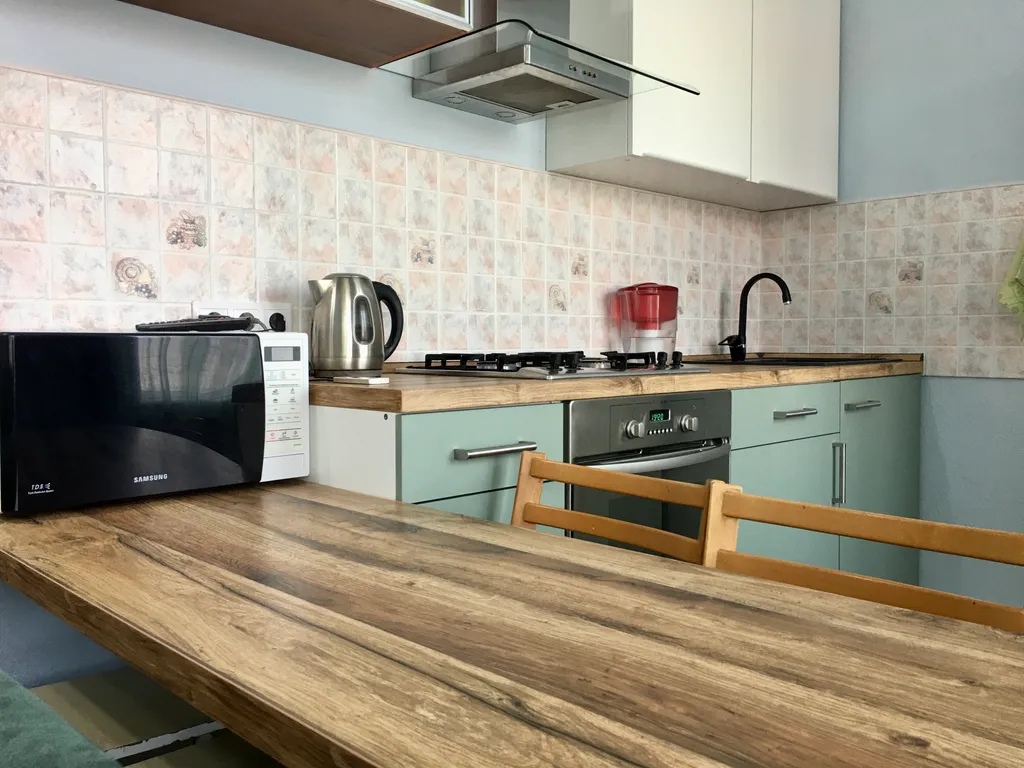 Трешка в центре рядом с ТЦ Галерея