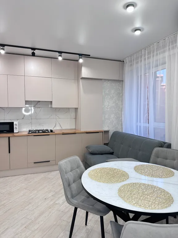 Уютная евро-двушка в ЖК Российском