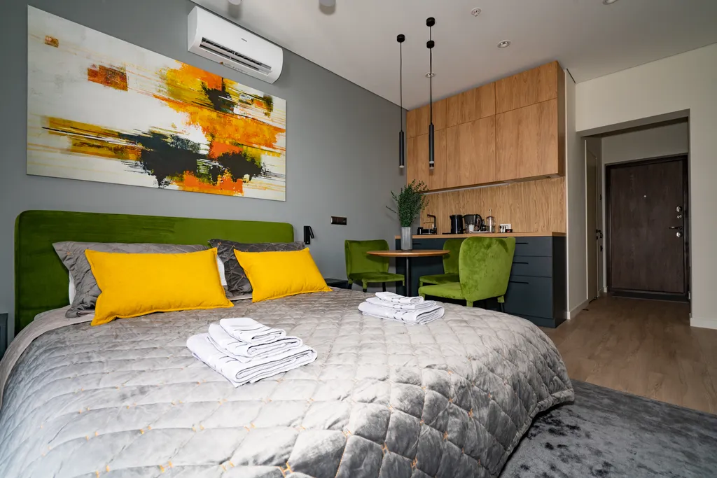 Дизайнерская студия LS-GREEN с боковым видом на море с 13 этажа