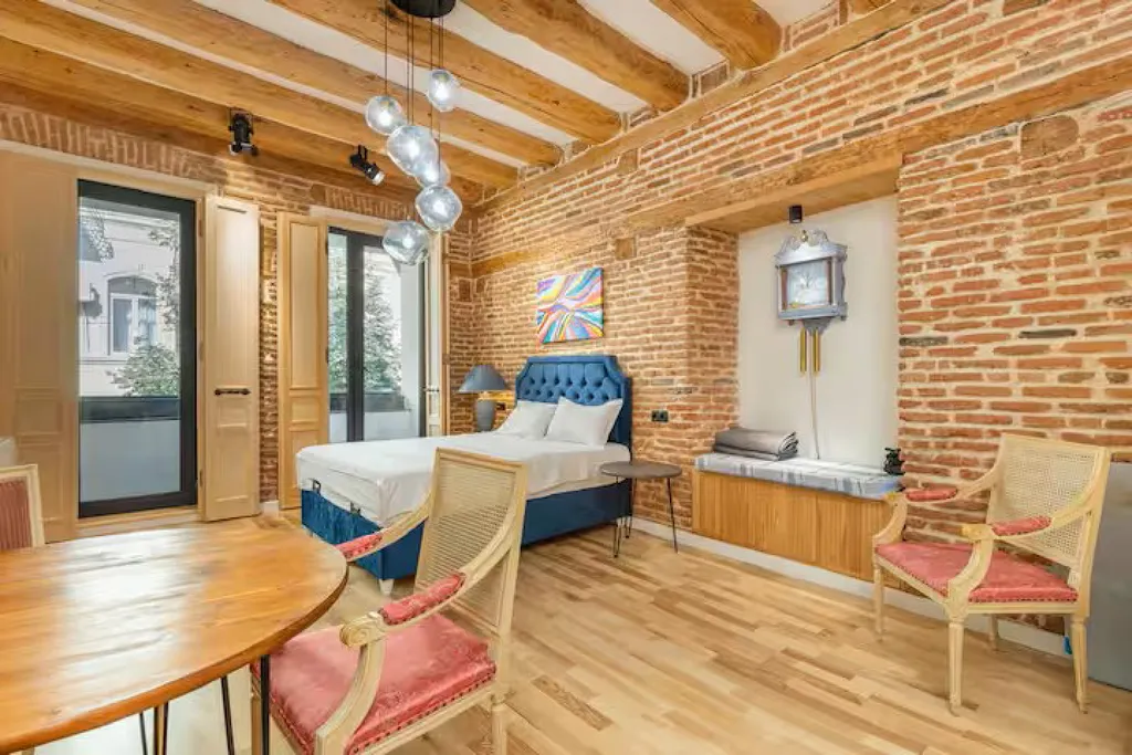 Комфортная квартира около проспекта Руставели