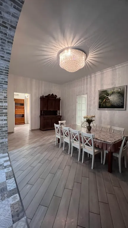 Дом "Вромса" на Хлебной - новый, брутальный, спокойный, комфортный.