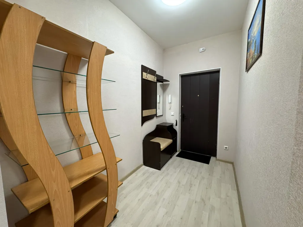 Квартира Квартира с новым современным ремонтом недалеко от ТРЦ Планета — Красноярск