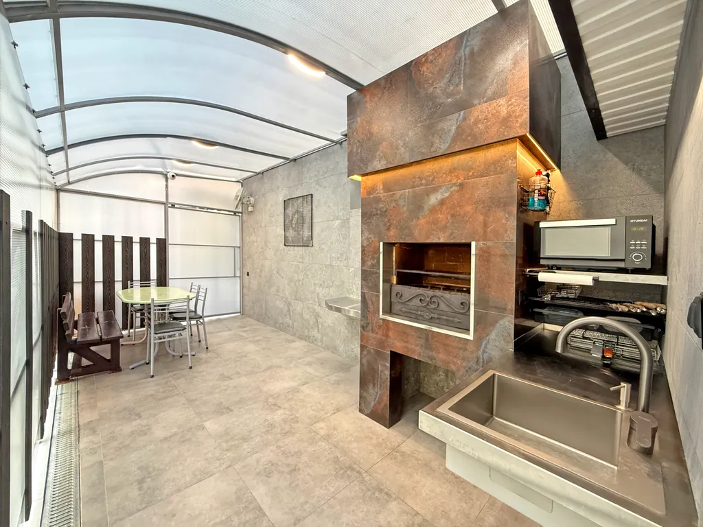 Шестиместный апартамент с террасой