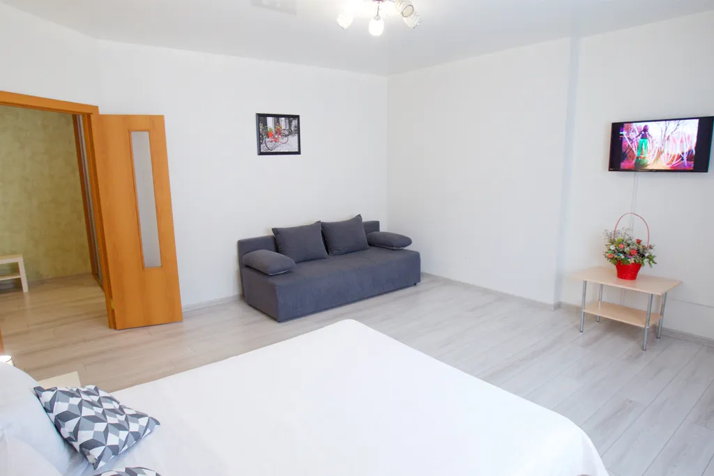 Квартира Квартира Отличная светлая квартирка напротив ТРЦ Планета — Красноярск