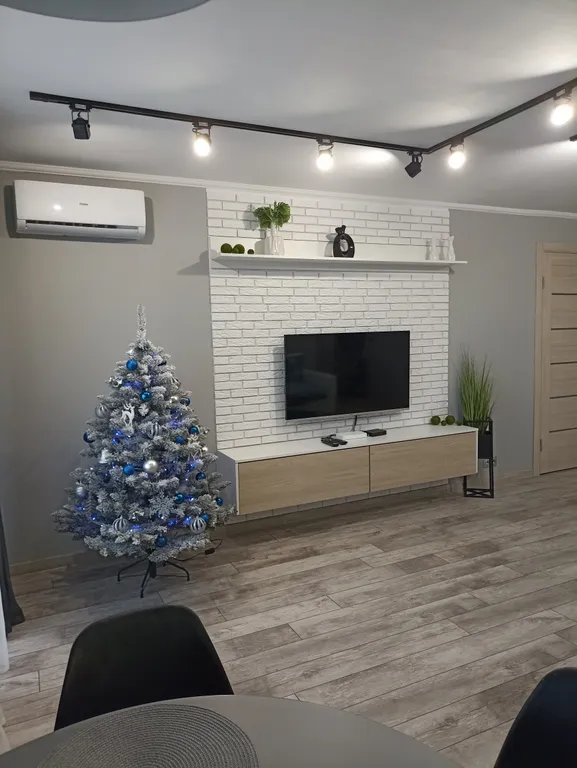 2-комнатная квартира с кондиционером рядом со смотровой площадкой