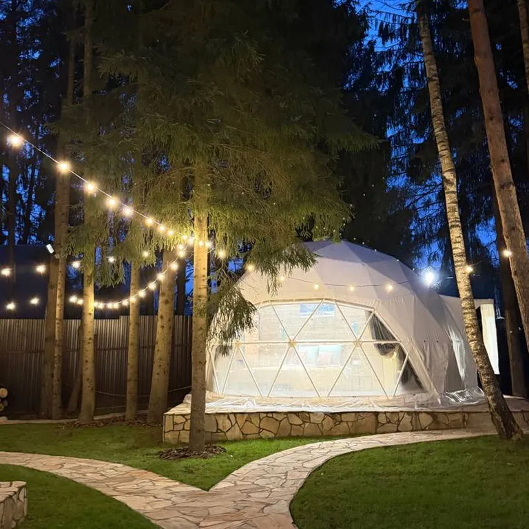 Дом для двоих в сосновом лесу