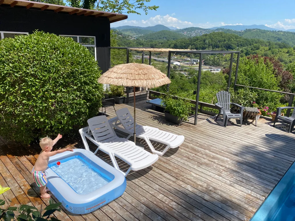 3-комнатная квартира в доме с видом на горы и море