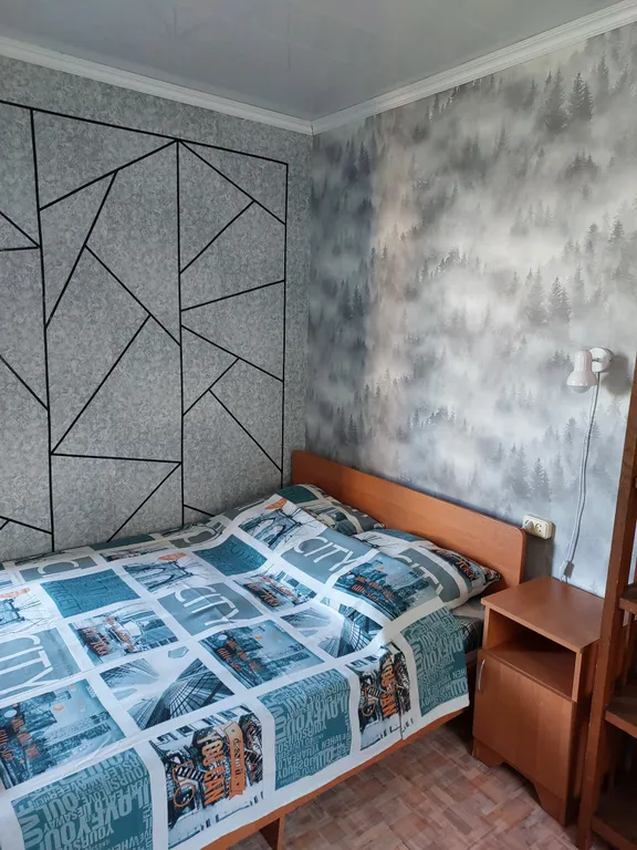 Уютный домик в окружении зелени