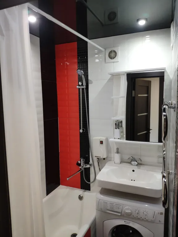 Уютный семейный апартамент в центре, штаб округа набережная, 5 гостей