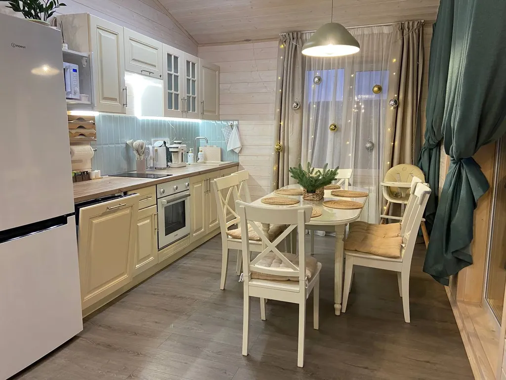 Домик Сказочный Лес с гриль-мангалом, костровой и большой сауной