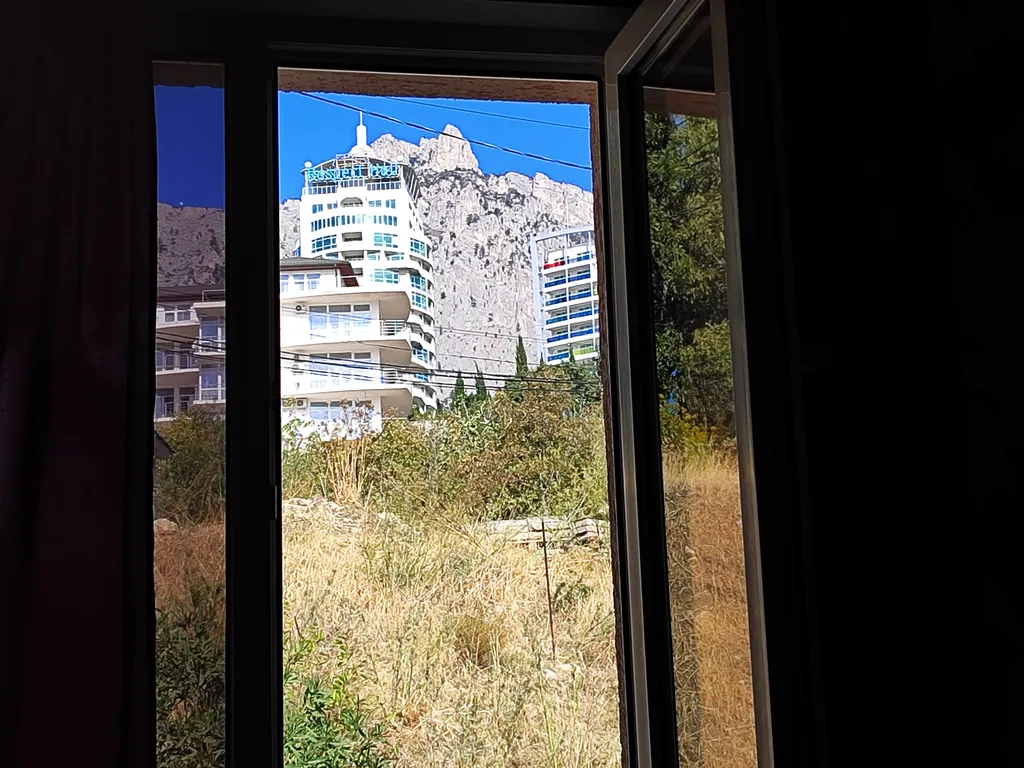 Апартамент с уютным двориком в Мисхоре, в частном доме