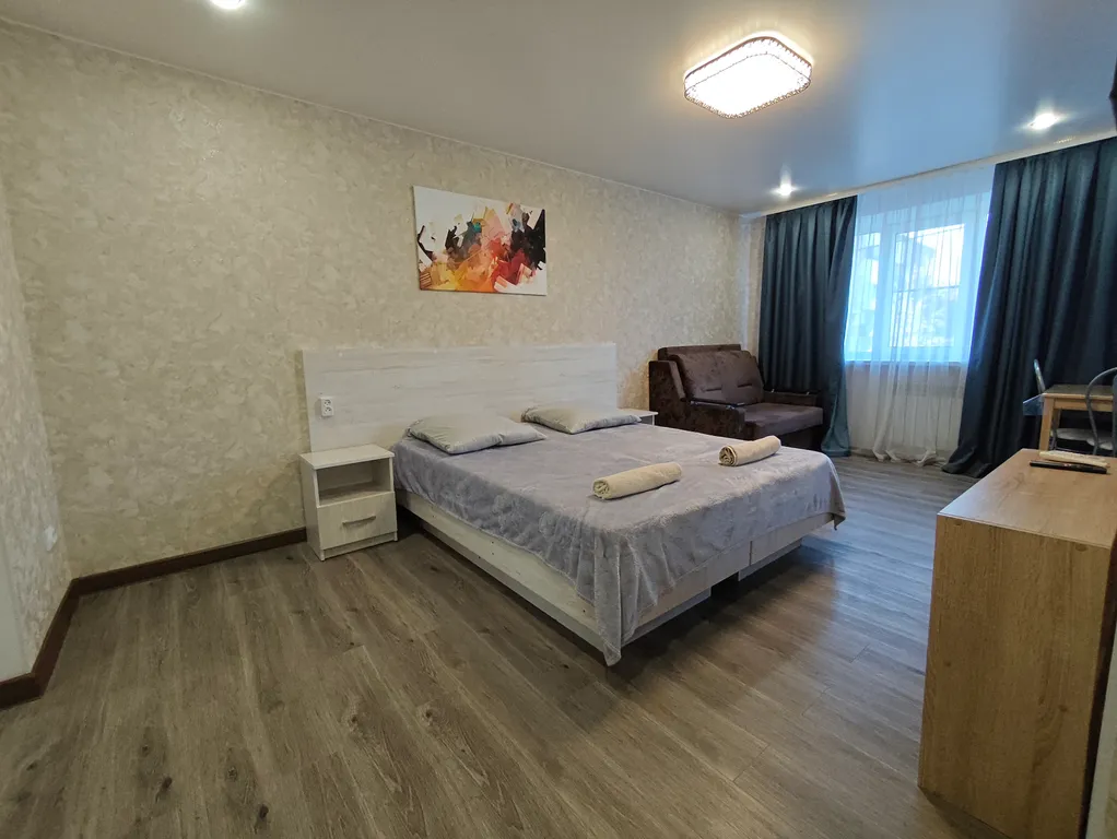 Дизайнерская 2-комн. квартира — аренда посуточно в Новошахтинск