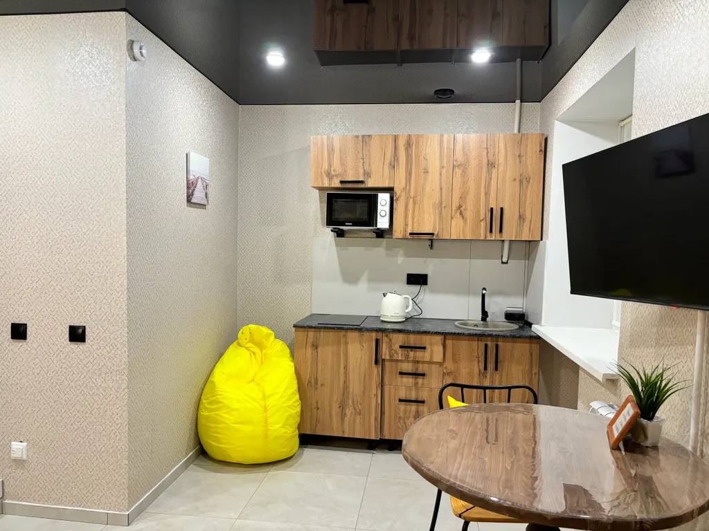 Квартира Уютная студия напротив Парка и Университета в центре Нефтяников — Омск