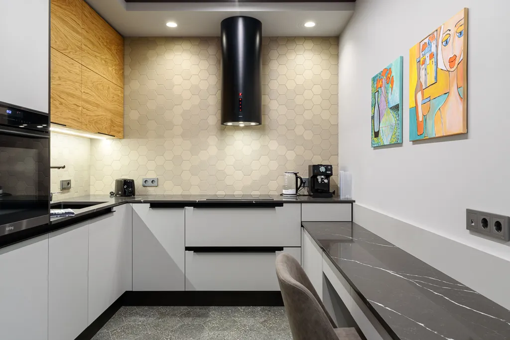 Новый дизайнерский 2-х уровневый апартамент в тихом центре