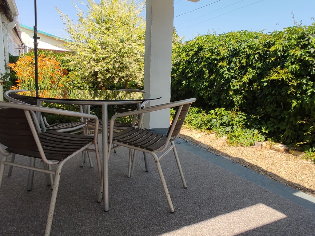 Коттедж Коттедж Двухкомнатные апартаменты с большой террасой — Камышеватская