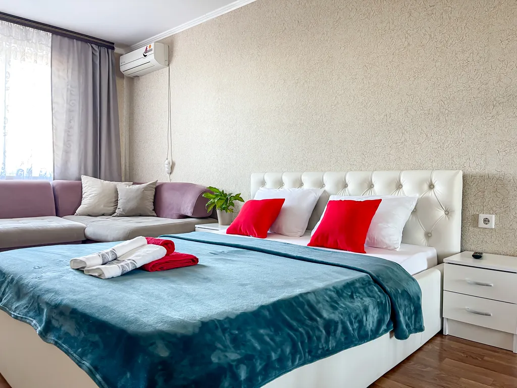 Светлая уютная квартира — аренда посуточно в Крымск