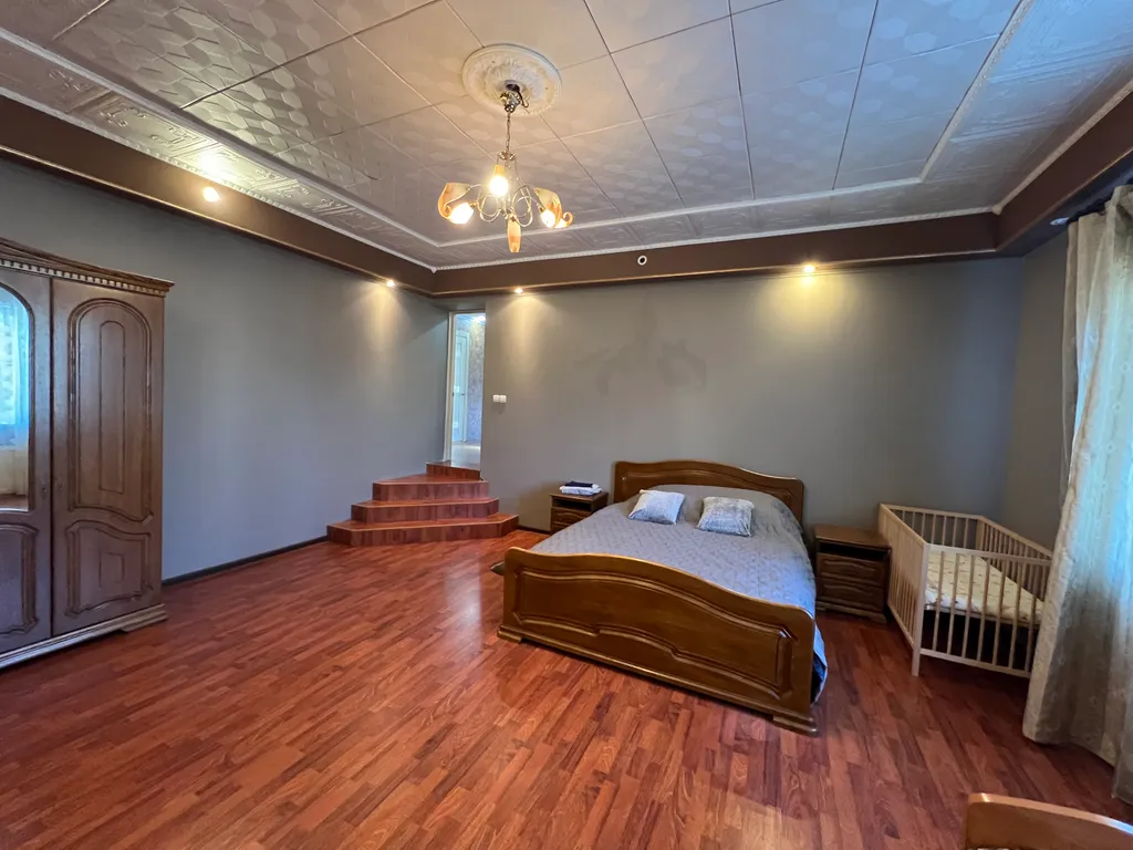 Уютный большой коттедж в живописном, тихом месте рядом с городом