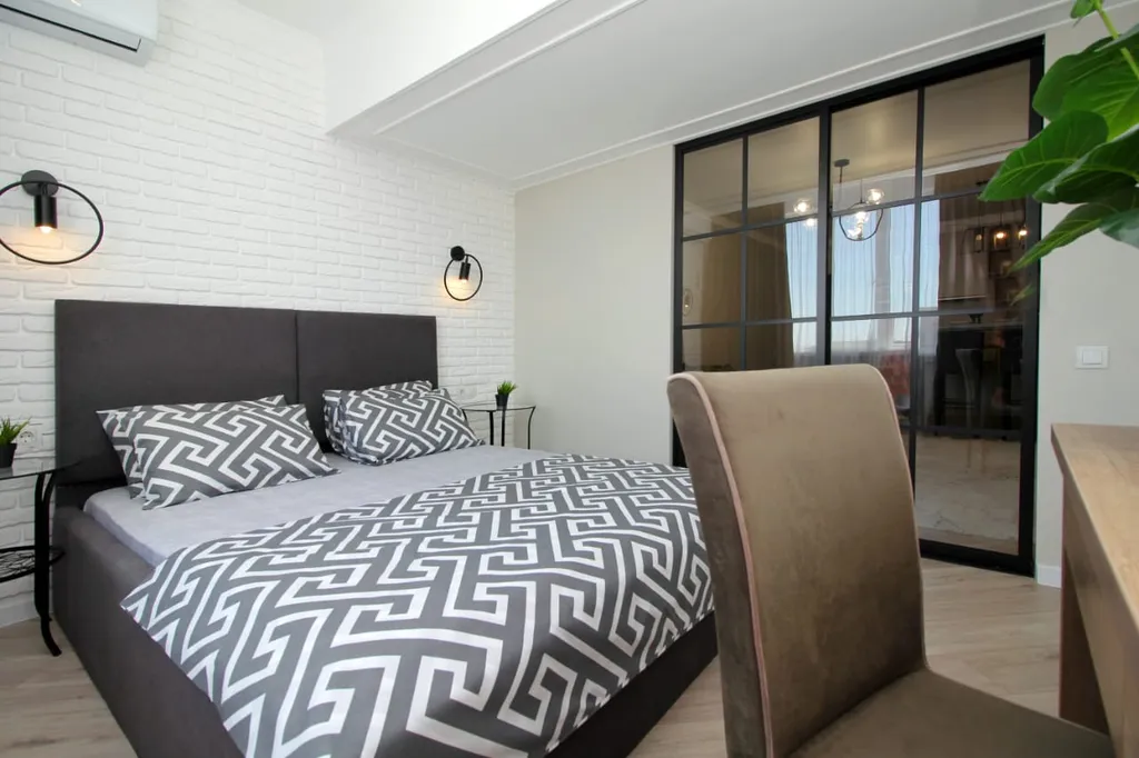 Cozy Apt in the heart of the city