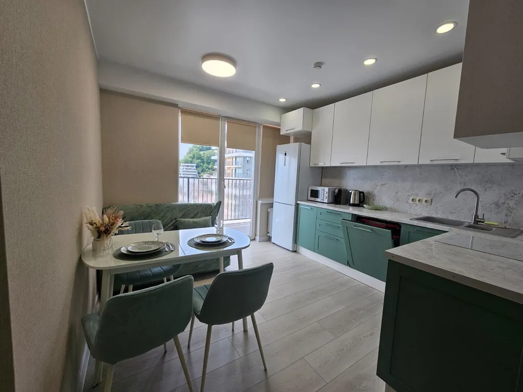 Двухкомнатная квартира с панорамным видом на море. Каравелла 244