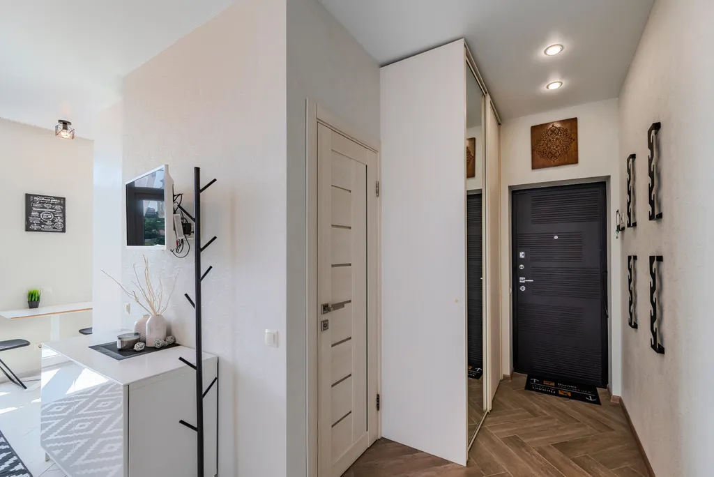 Студия с балконом и подогреваемым бассейном на территории ЖК в центре