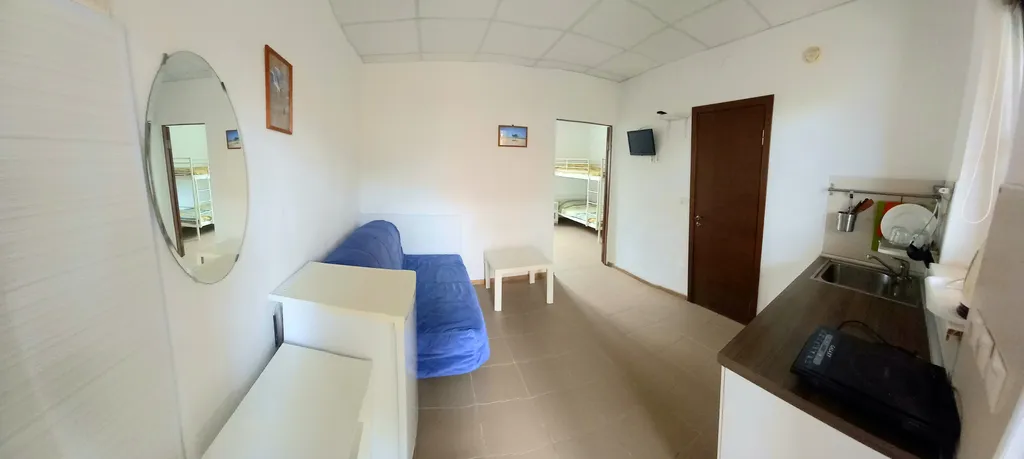 Коттедж Спальня, кухня с диваном, веранда — аренда посуточно в Должанская