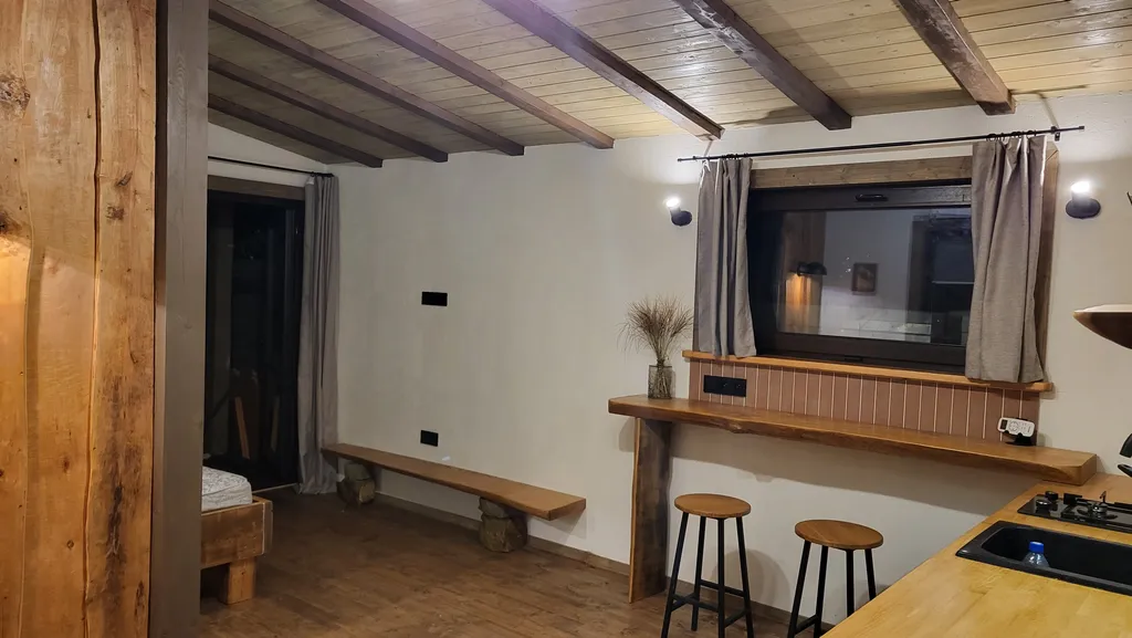 Дом-студия в стиле шале в центре