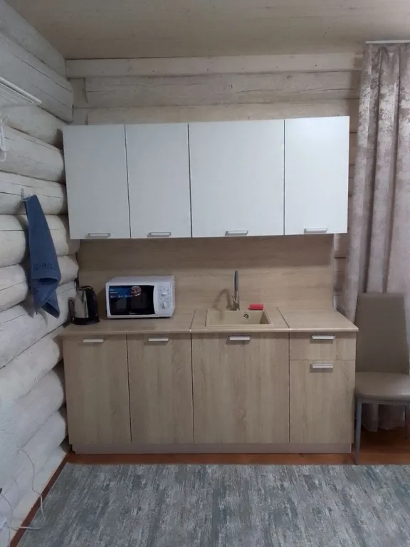 Уютный дом в лесу