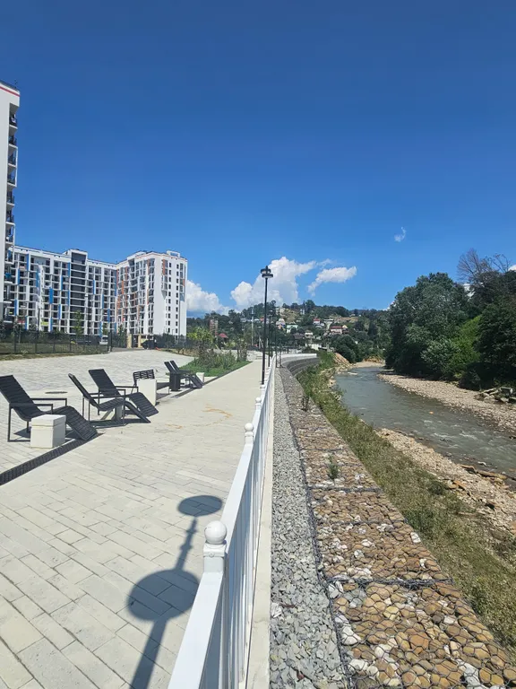 Квартира с видом на горы в новом ЖК с собственной набережной