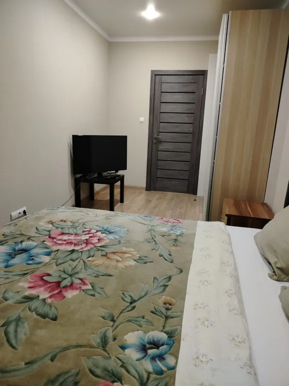 Евротрешка у ЖД вокзал и зоопарка