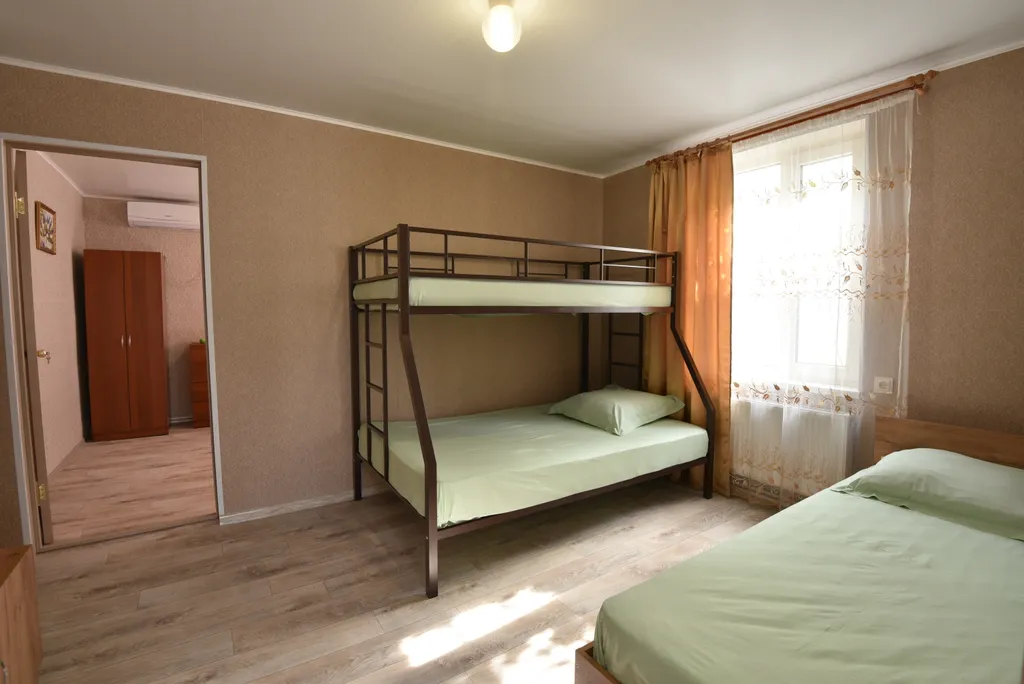 Коттедж Уютный домик — аренда посуточно в Голубицкая