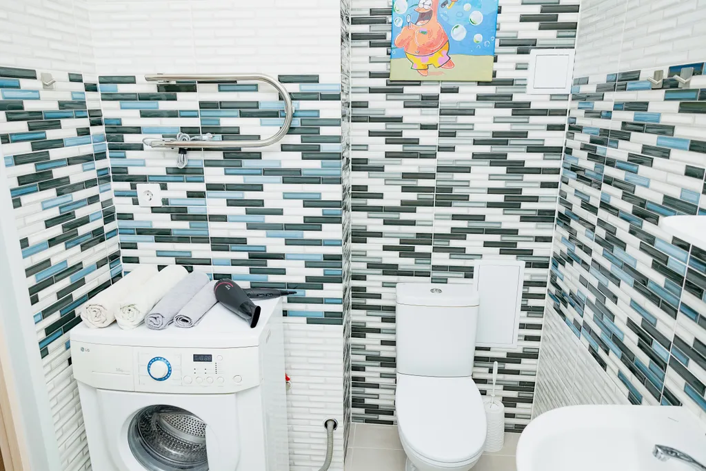 Апартаменты Домино возле набepeжной pеки Иртыш