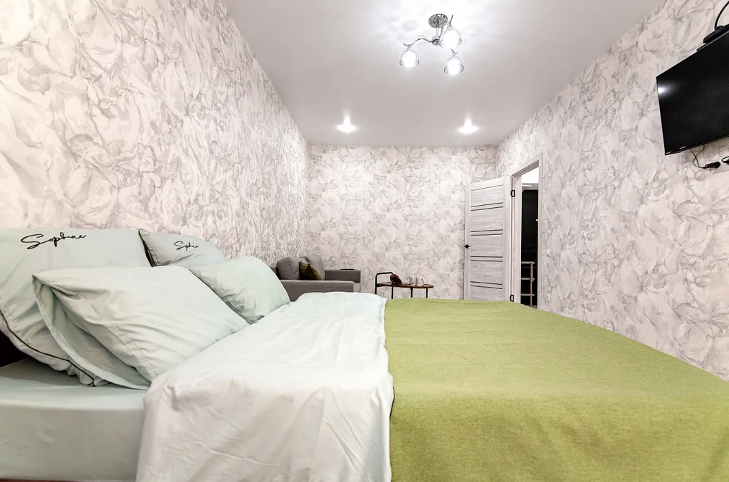 Луна в новом районе города